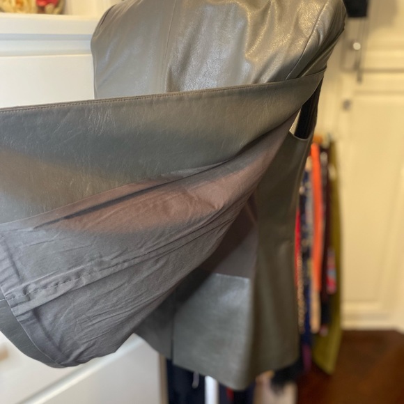 BCBGMAXAZRIA Cape Jacket Upas Faux Leather Olive Green.  Size S - Picture 6 of 9